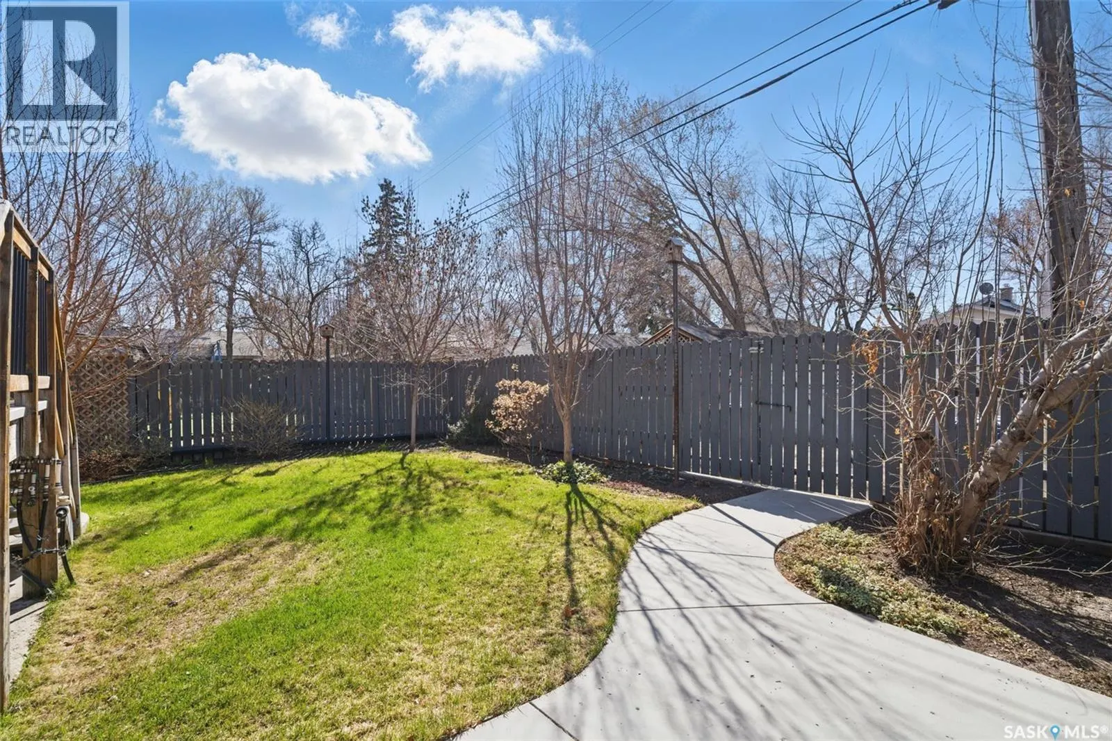 116 Hilliard STREET E