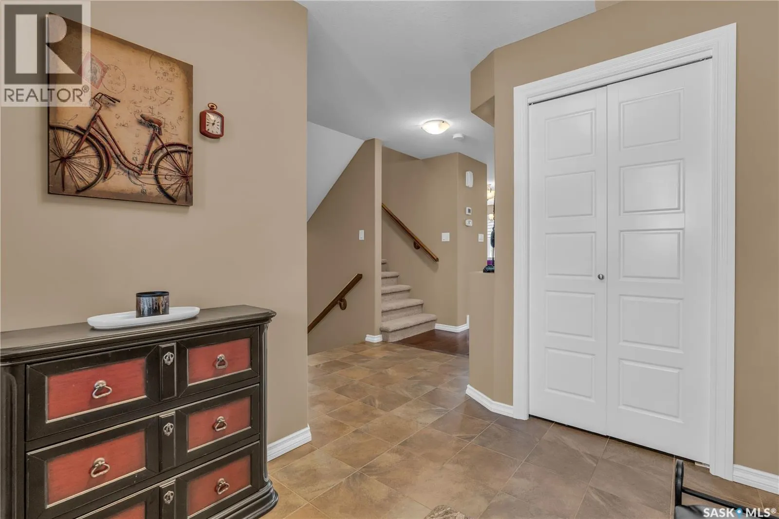 146 4100 Sandhill CRESCENT