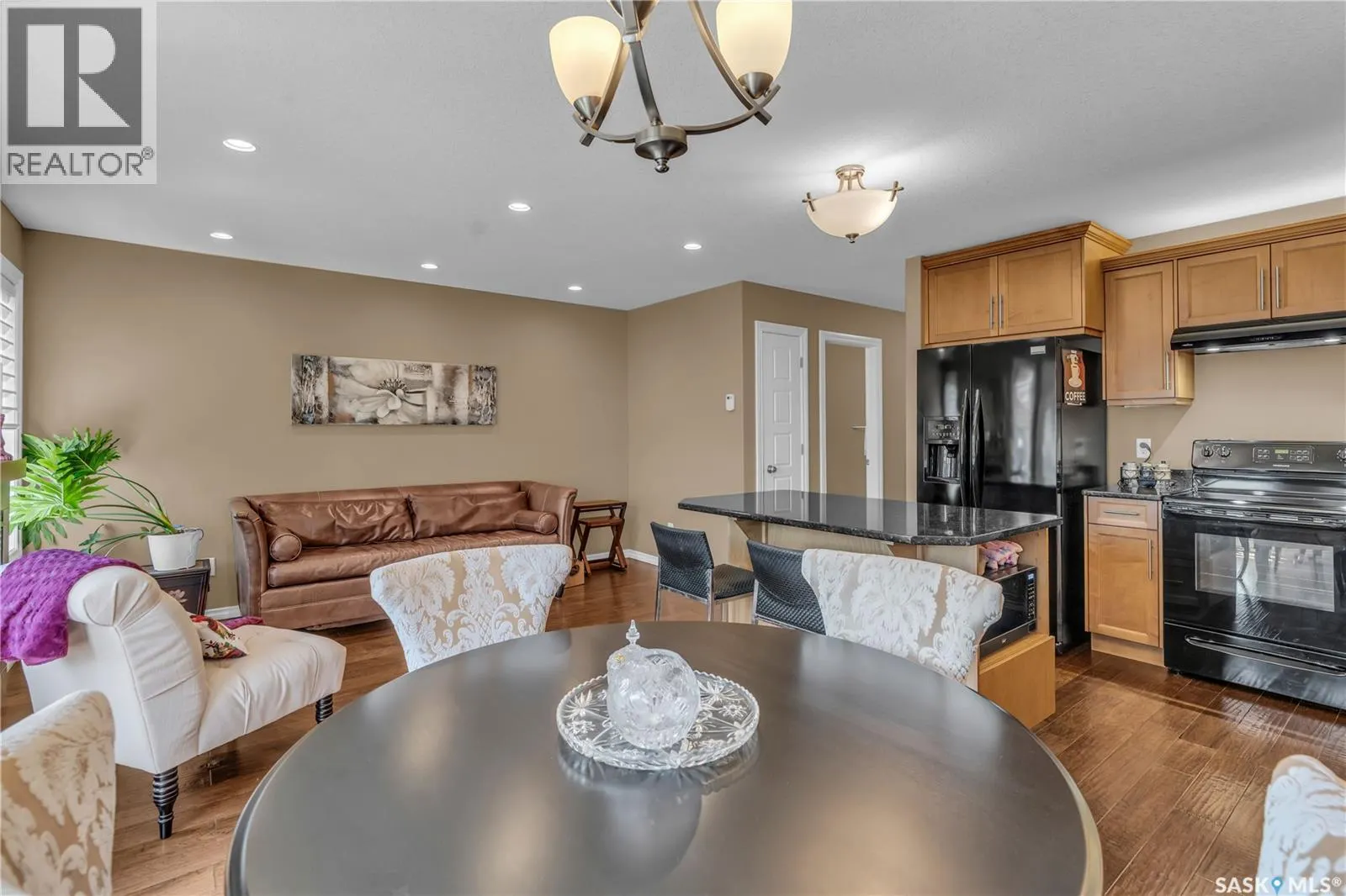 146 4100 Sandhill CRESCENT