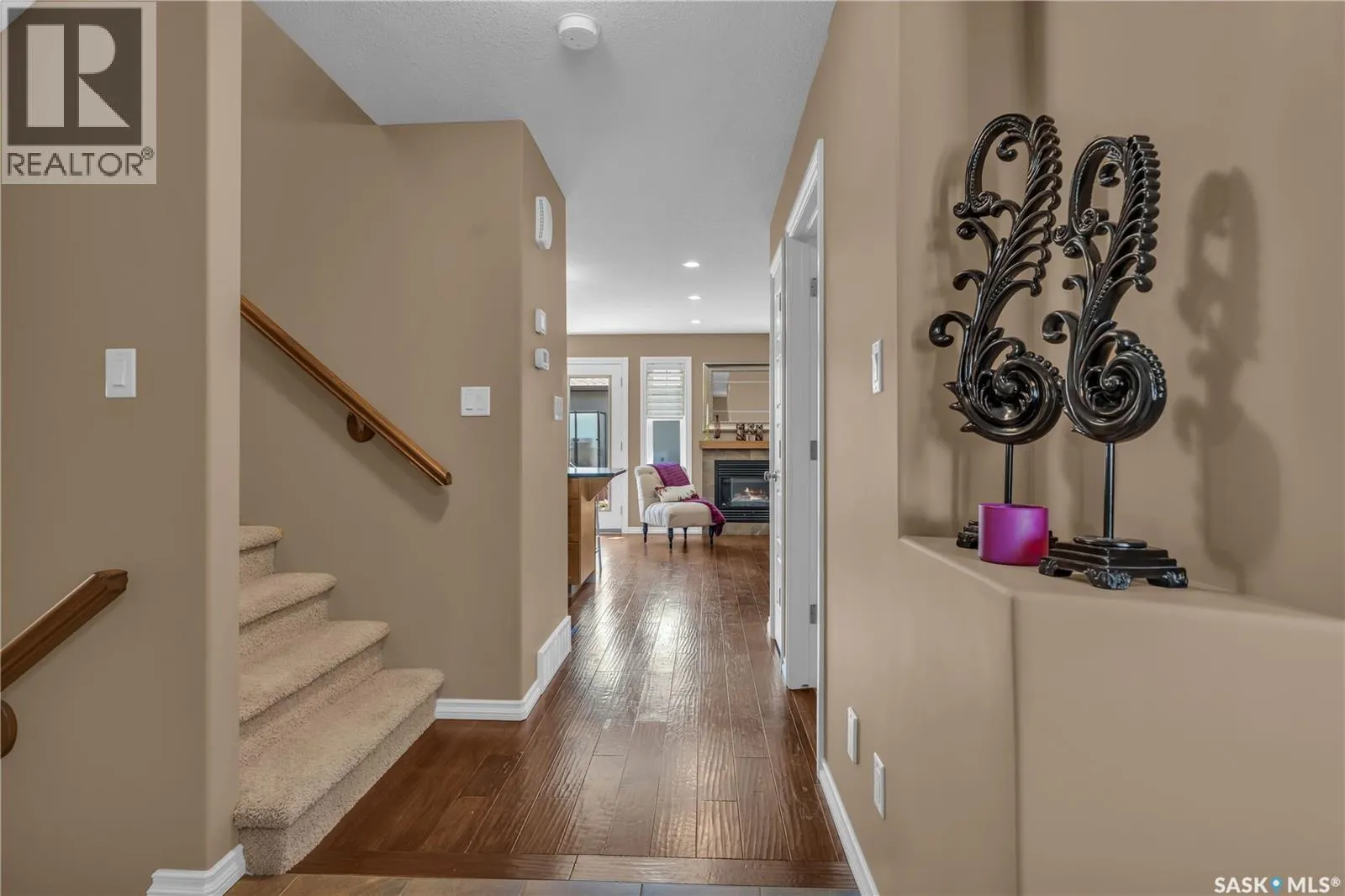 146 4100 Sandhill CRESCENT