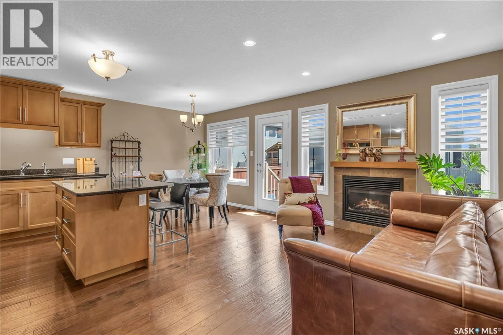 146 4100 Sandhill CRESCENT
