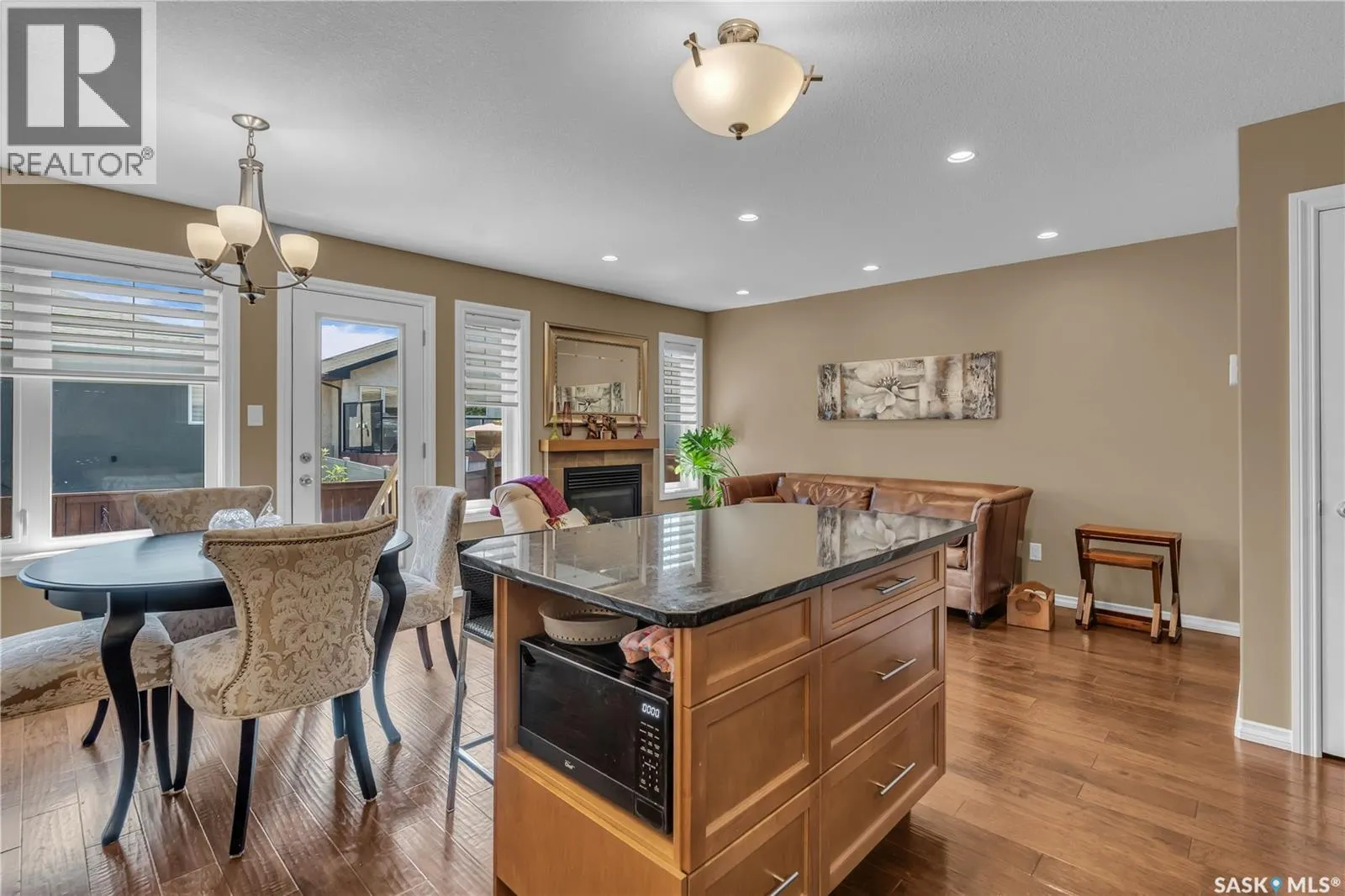 146 4100 Sandhill CRESCENT