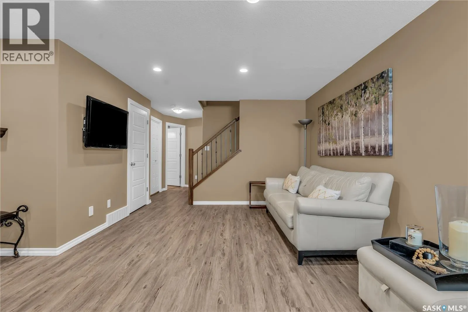 146 4100 Sandhill CRESCENT