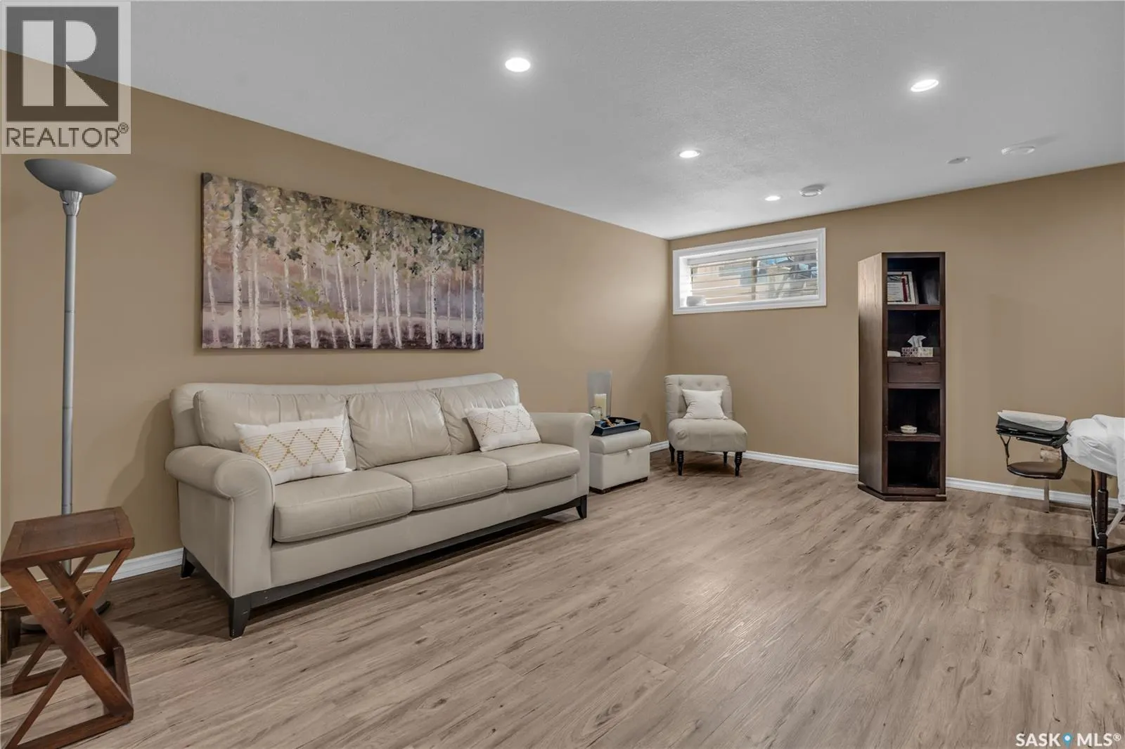 146 4100 Sandhill CRESCENT