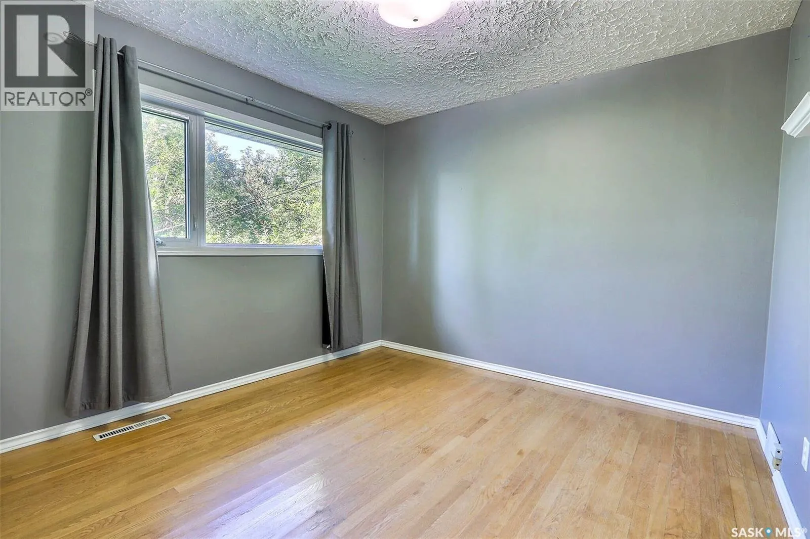 324 19th STREET W
