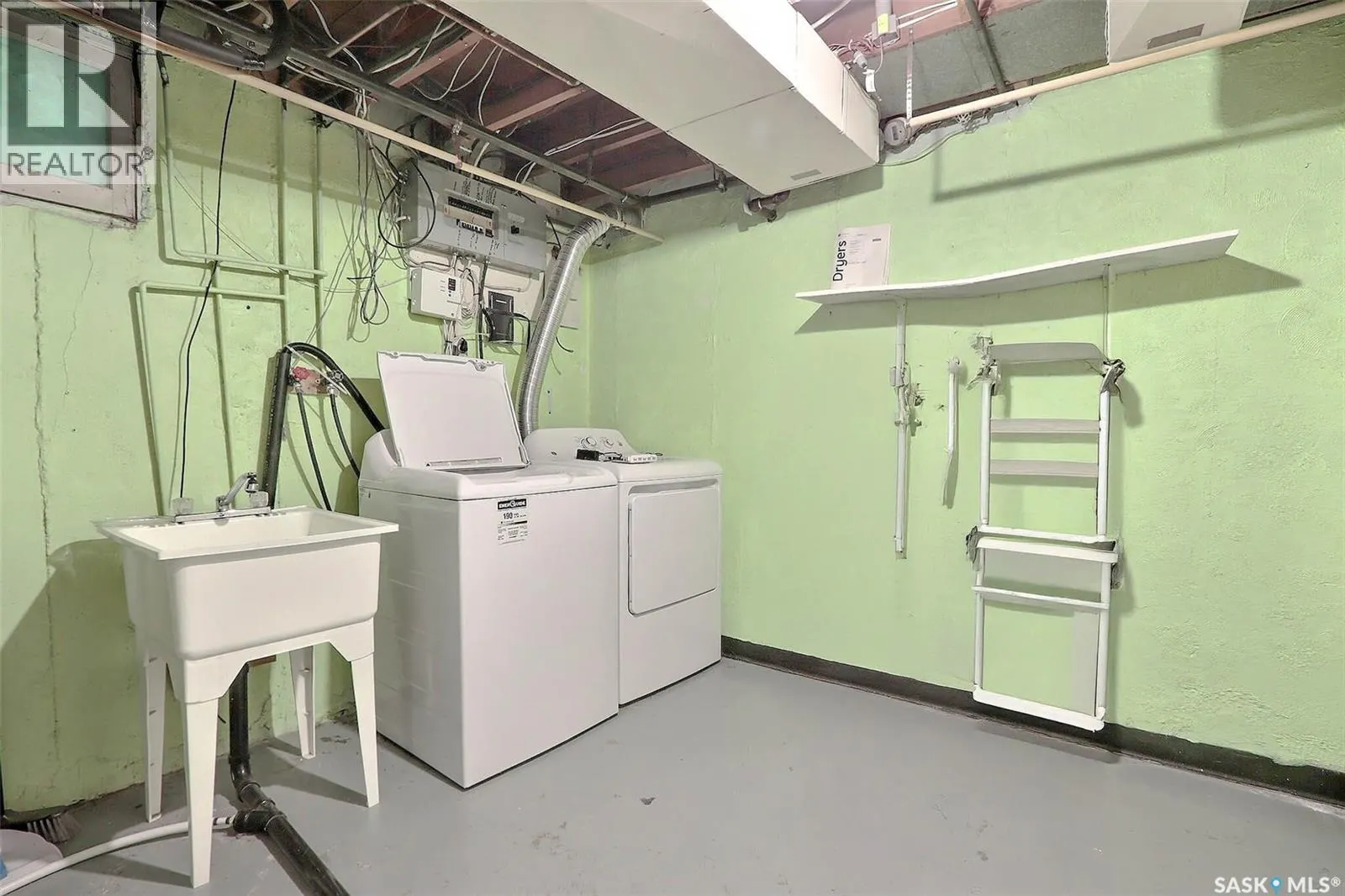 324 19th STREET W