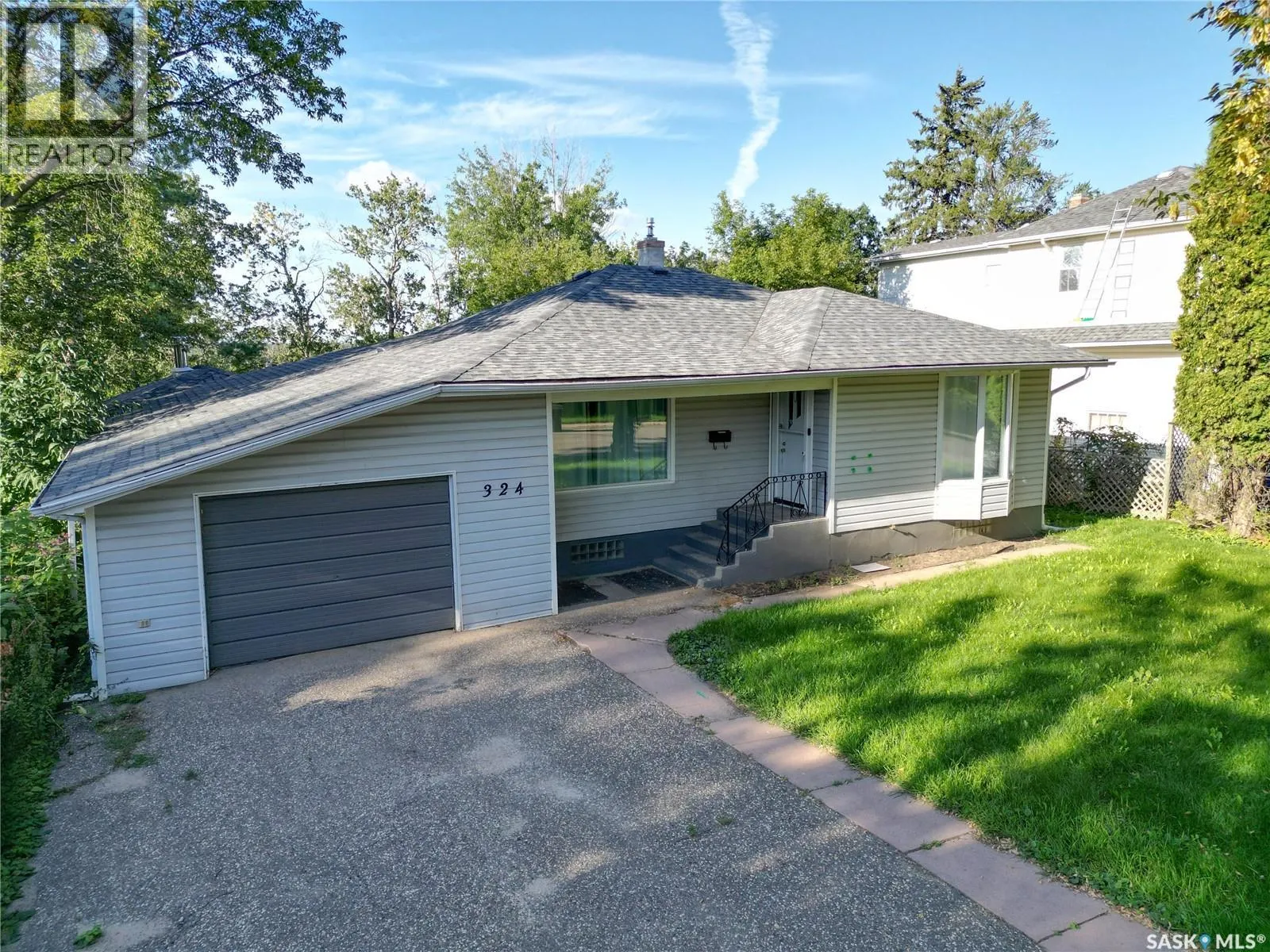324 19th STREET W