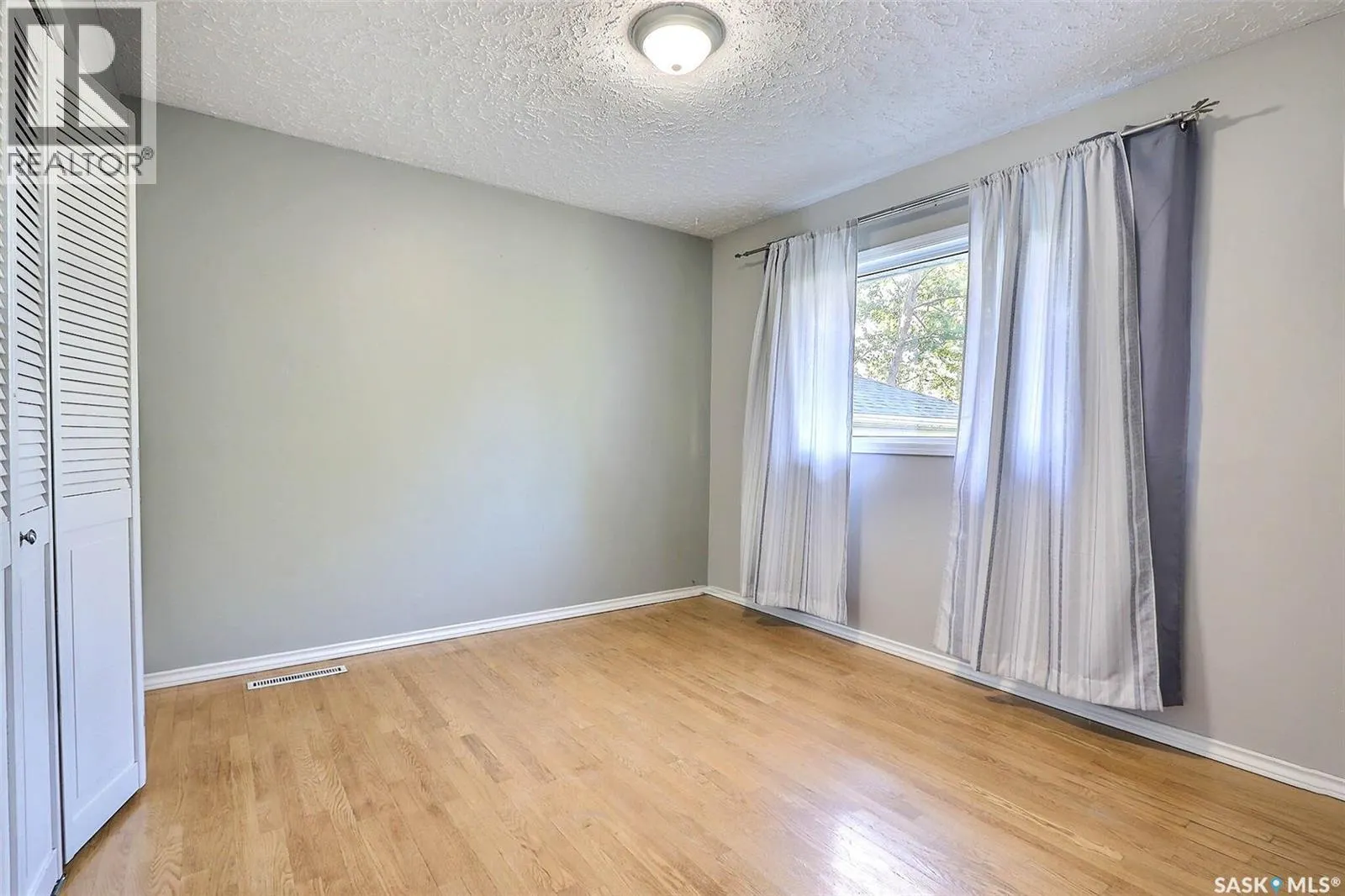 324 19th STREET W