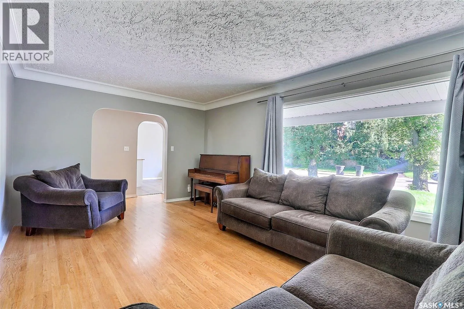 324 19th STREET W