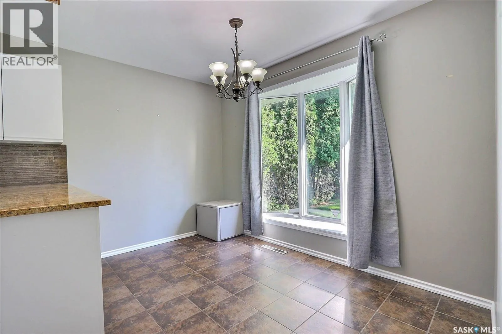 324 19th STREET W