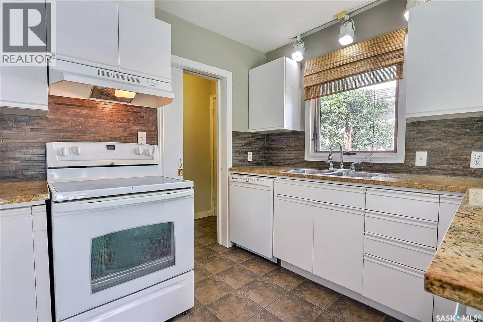 324 19th STREET W