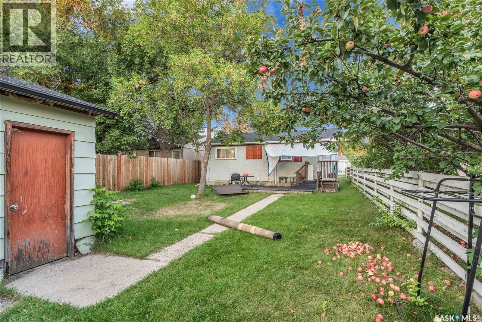 869 Macklem DRIVE