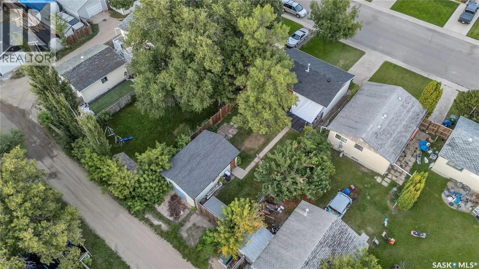 869 Macklem DRIVE