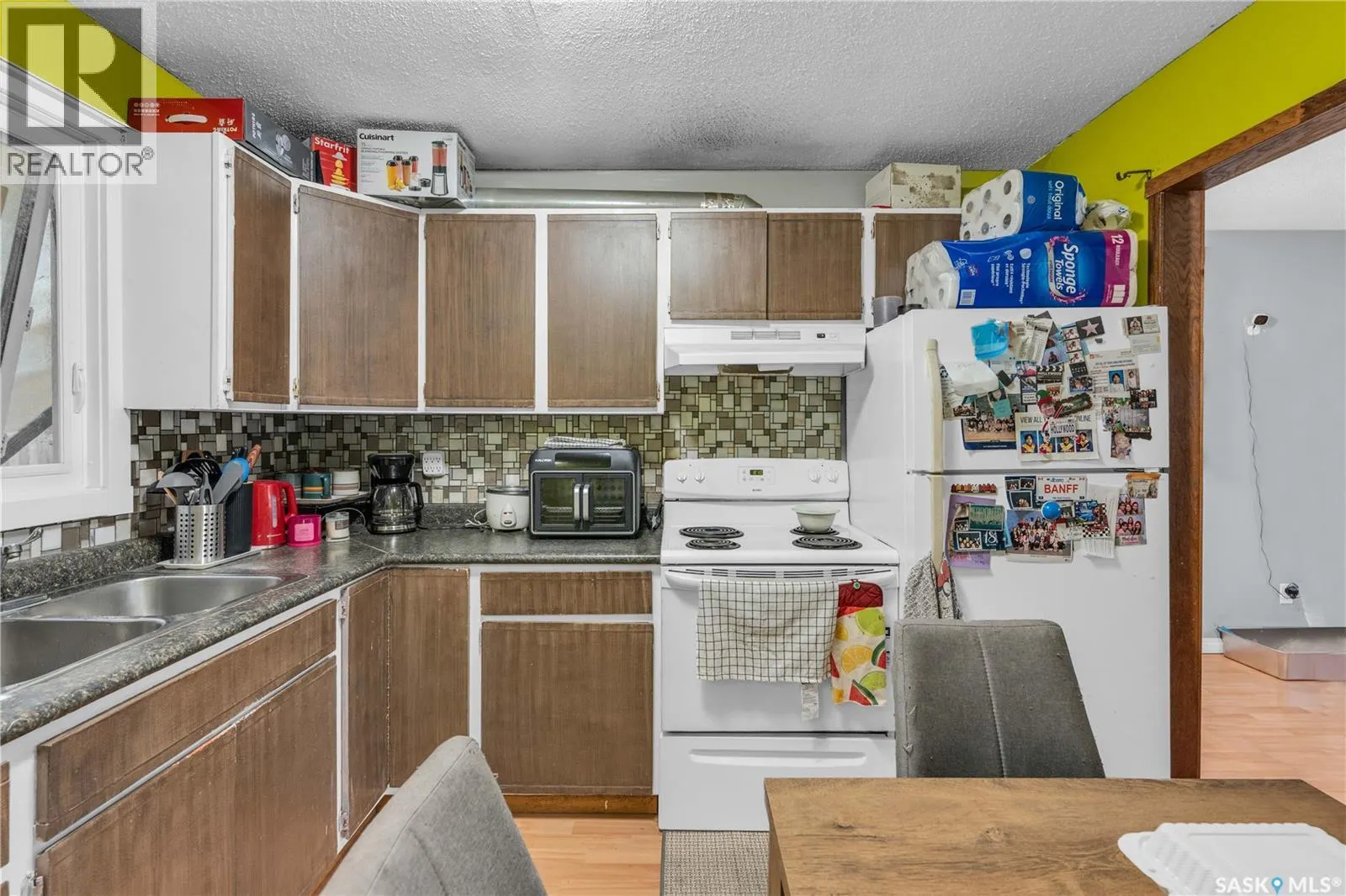 869 Macklem DRIVE
