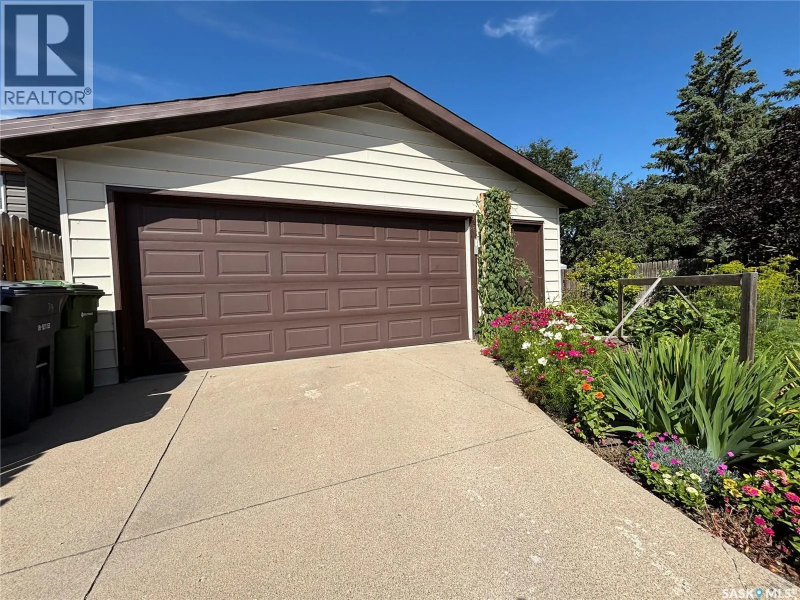 315 Ball CRESCENT