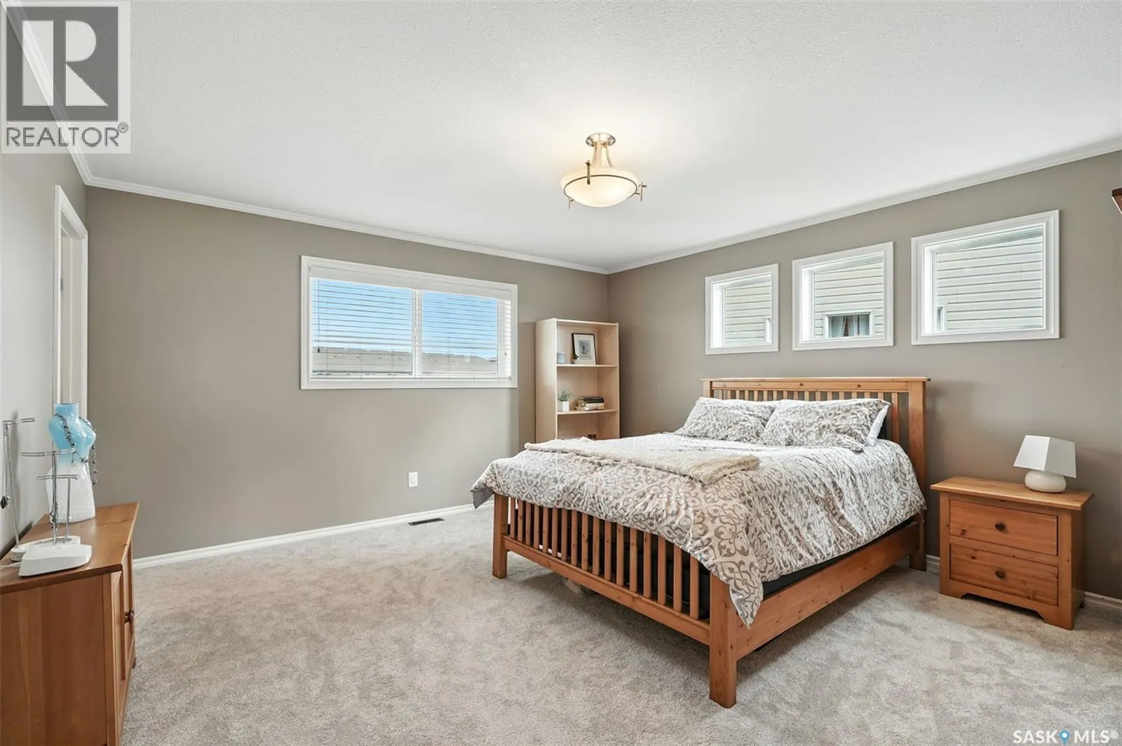 1026 Willowgrove CRESCENT