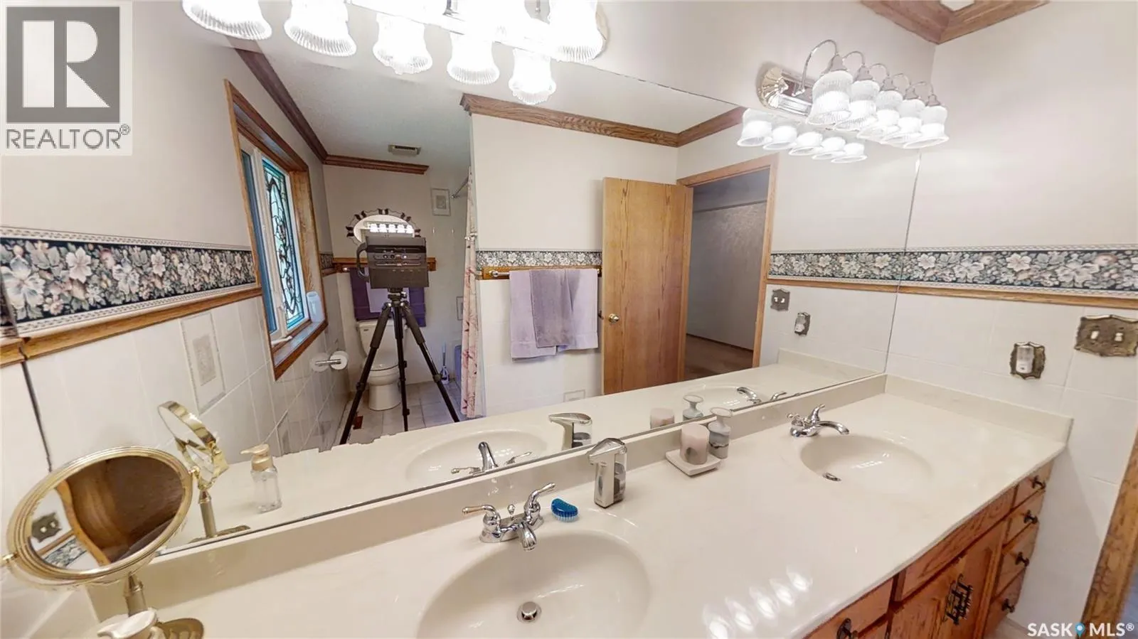 1540 Crerar DRIVE