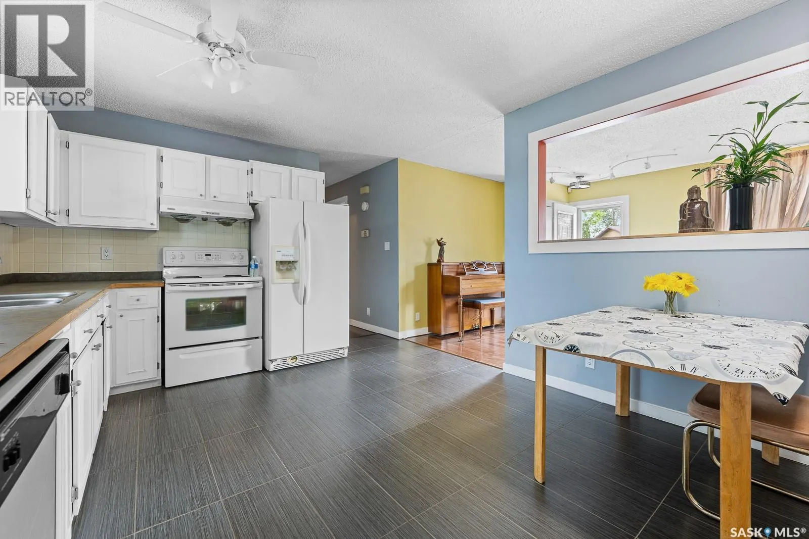 762 Bard CRESCENT N
