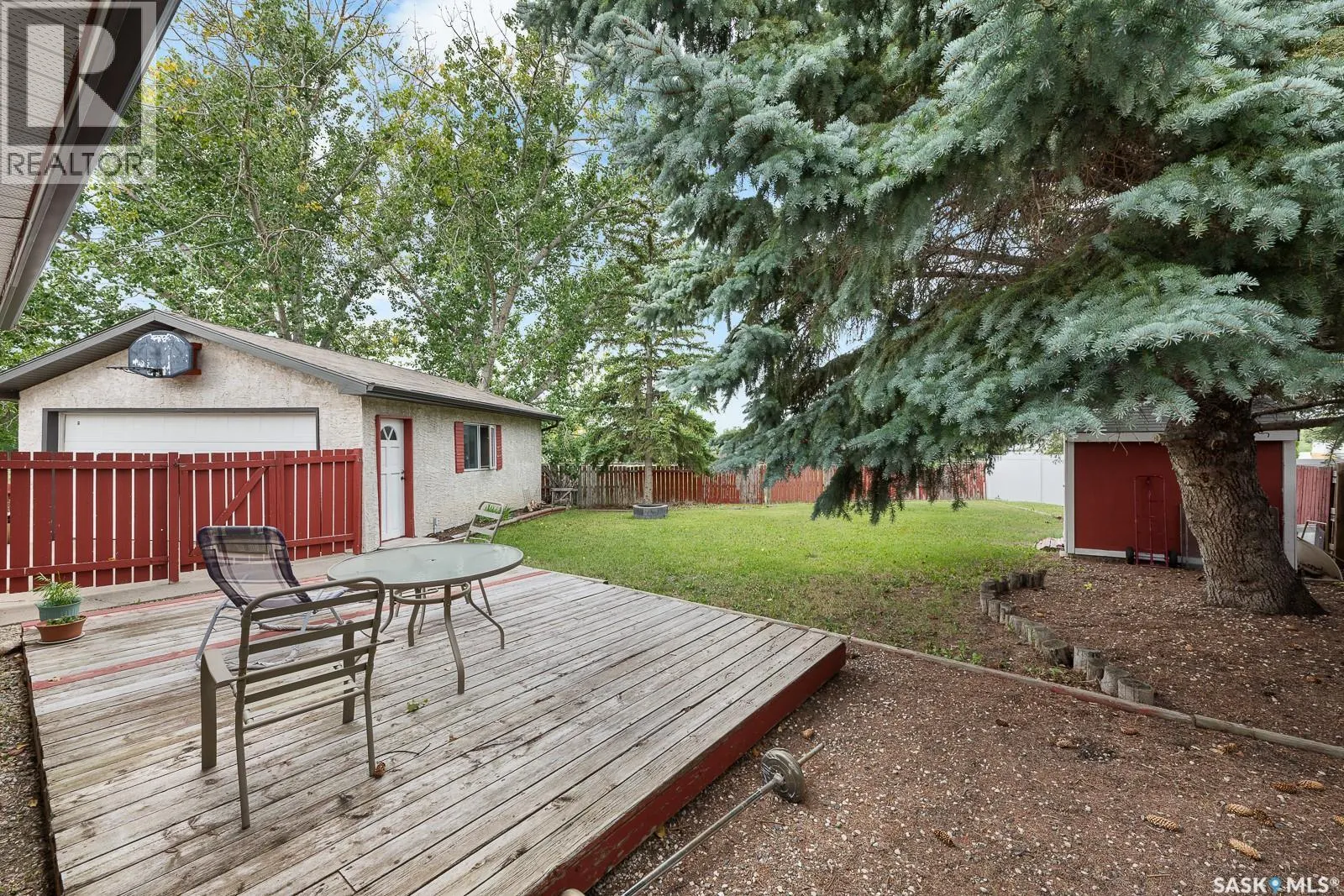 762 Bard CRESCENT N