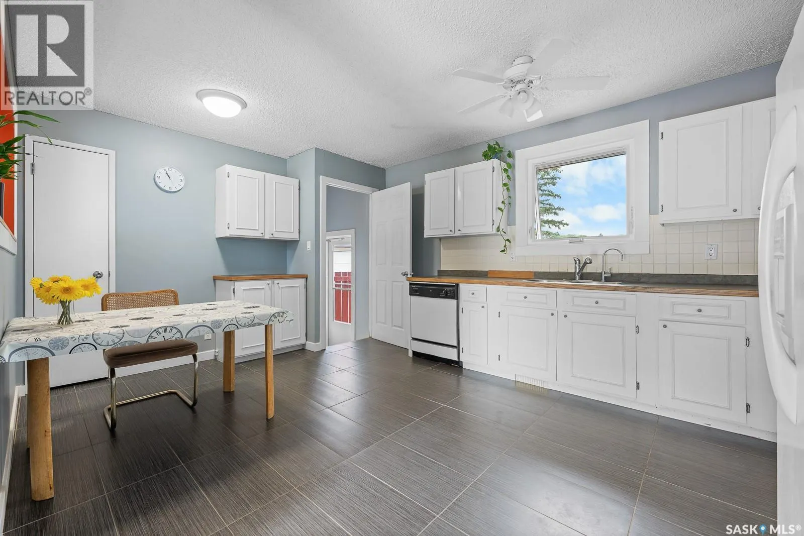 762 Bard CRESCENT N