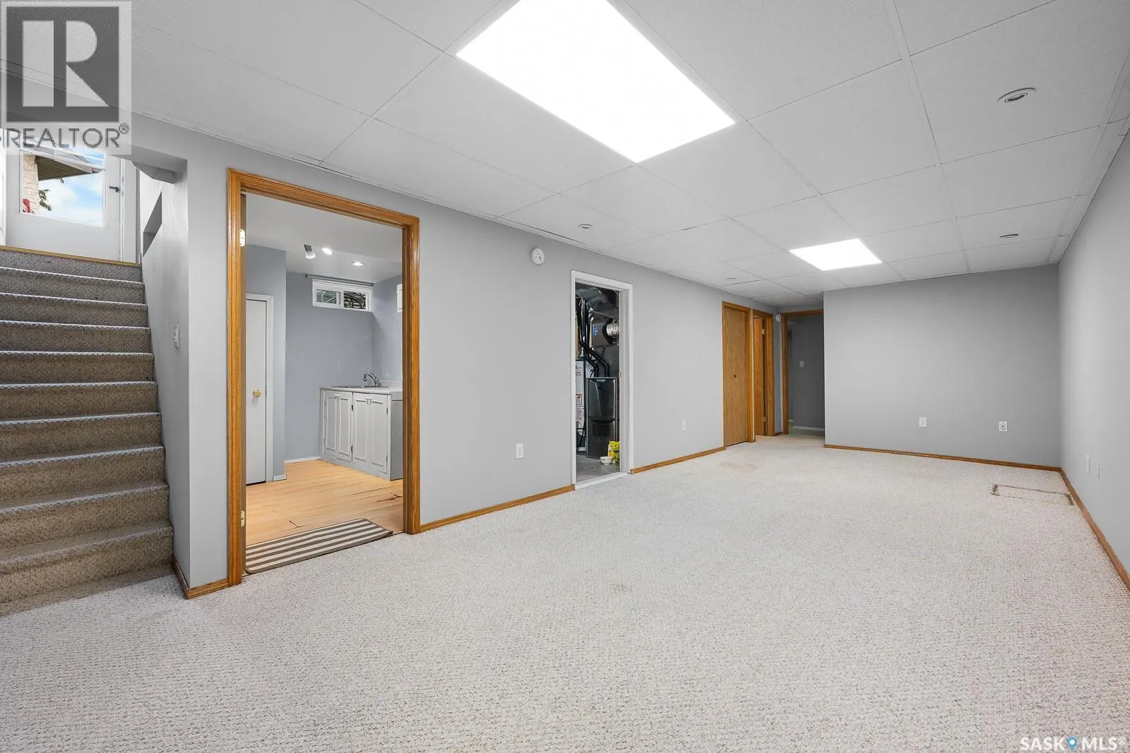 762 Bard CRESCENT N