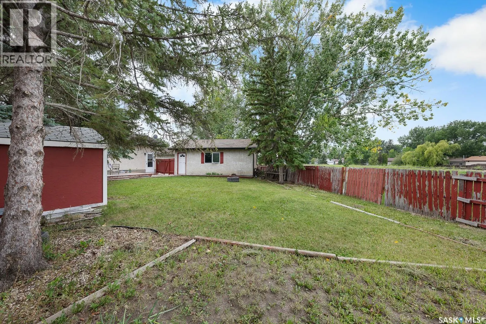 762 Bard CRESCENT N