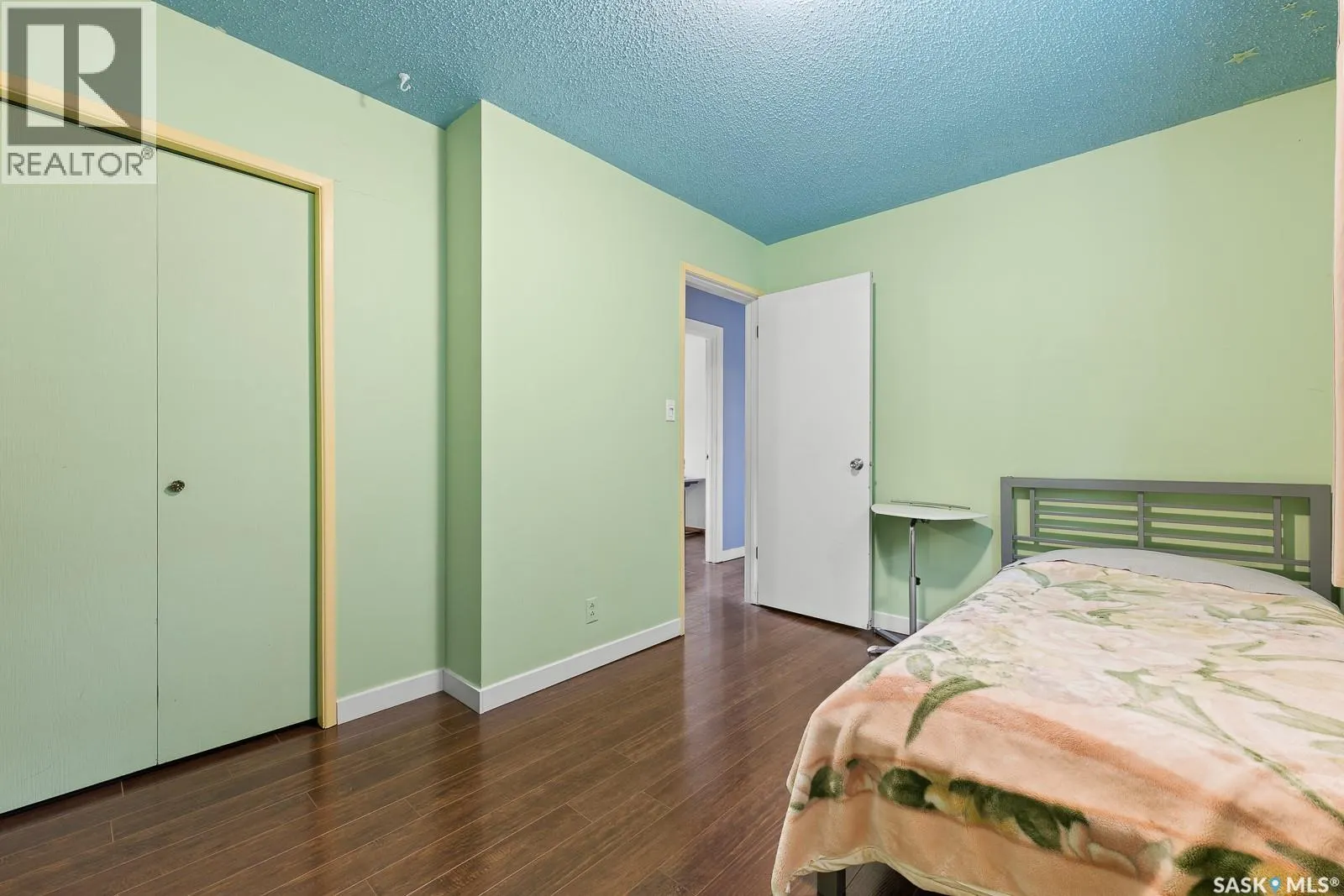 762 Bard CRESCENT N