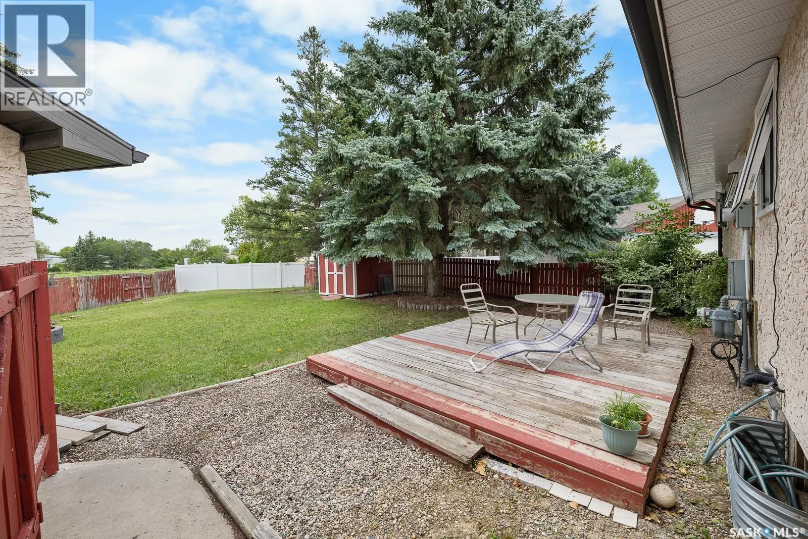 762 Bard CRESCENT N