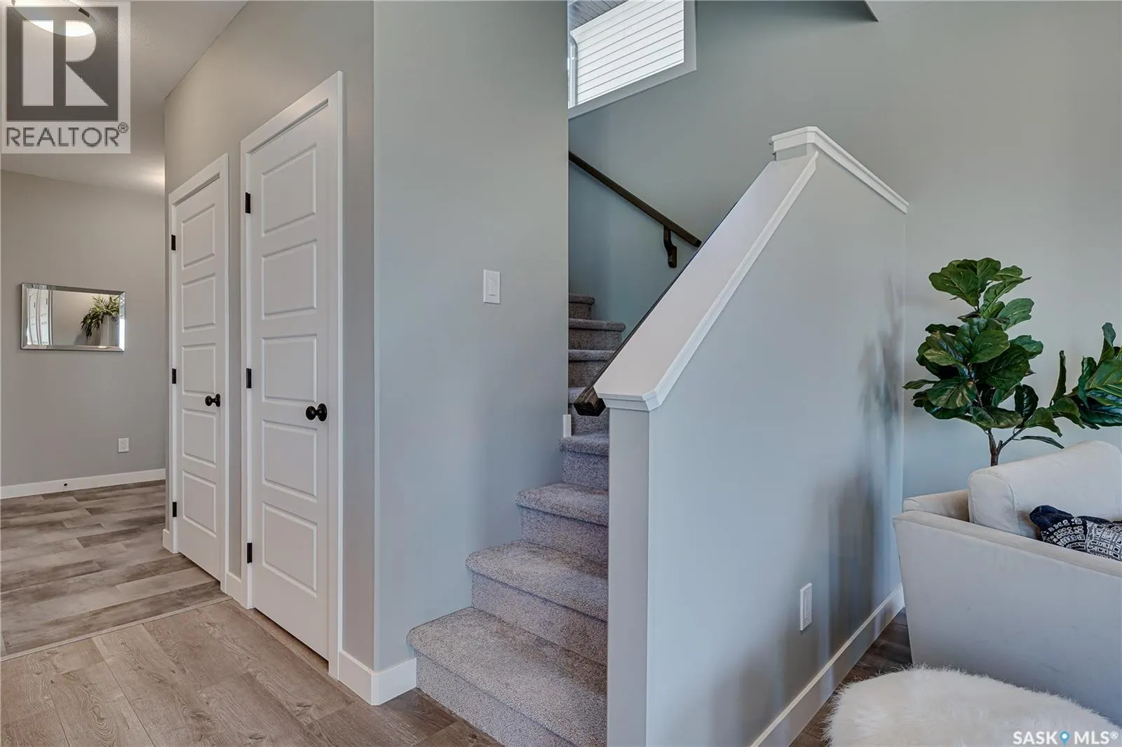 490 Doran CRESCENT