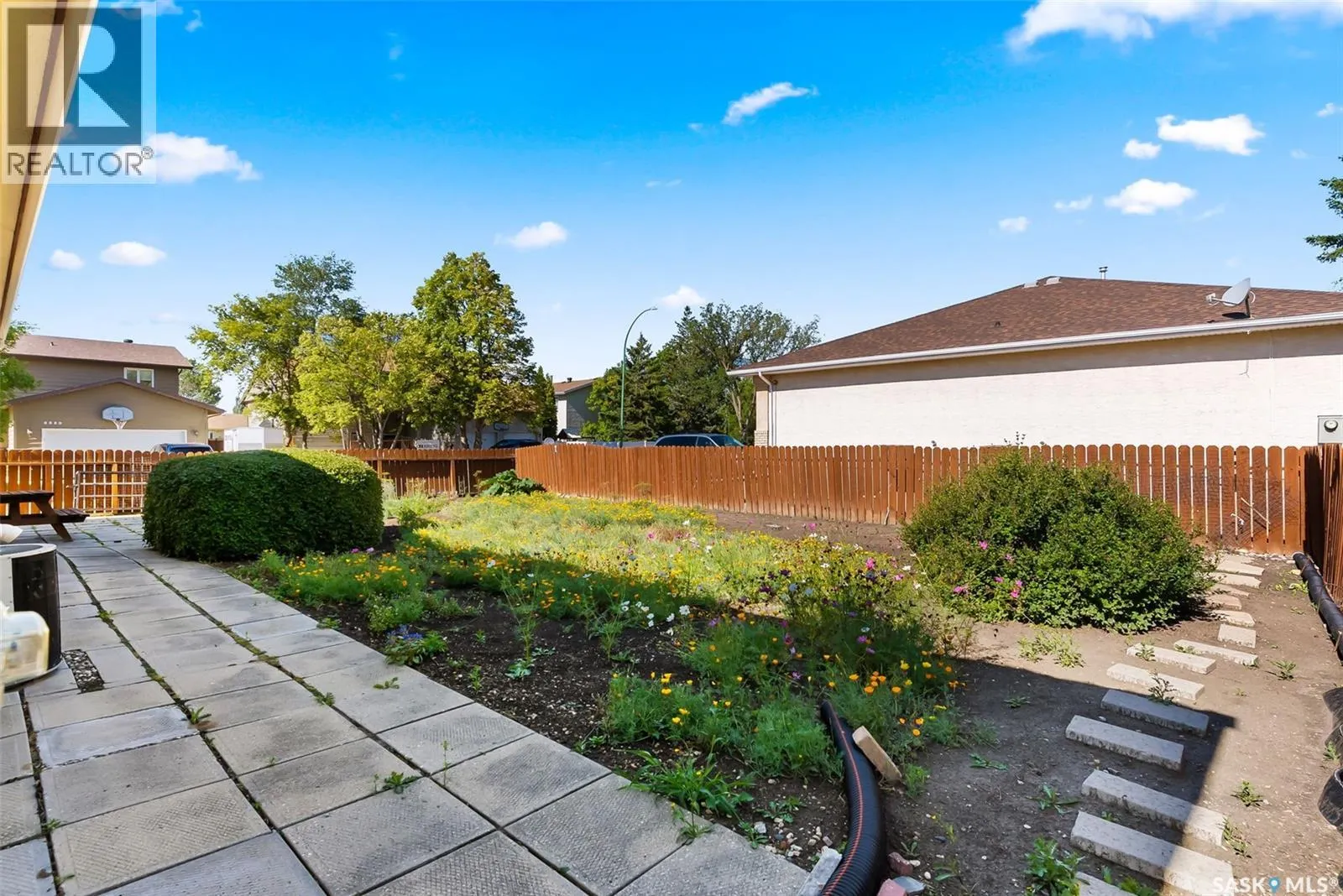 2102 Hanover CRESCENT E
