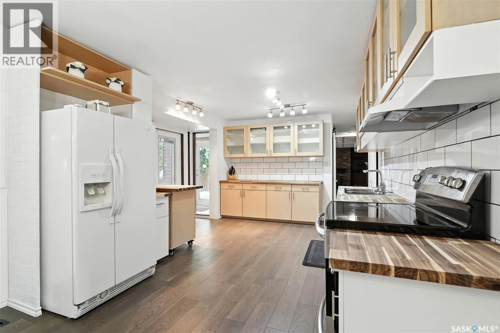 6 Capilano DRIVE