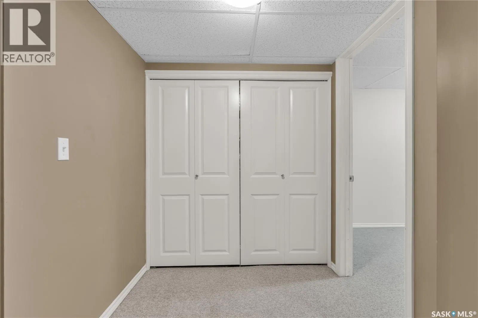 209 615 Lynd CRESCENT