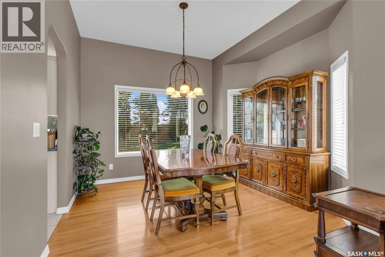 318 Mendel COVE