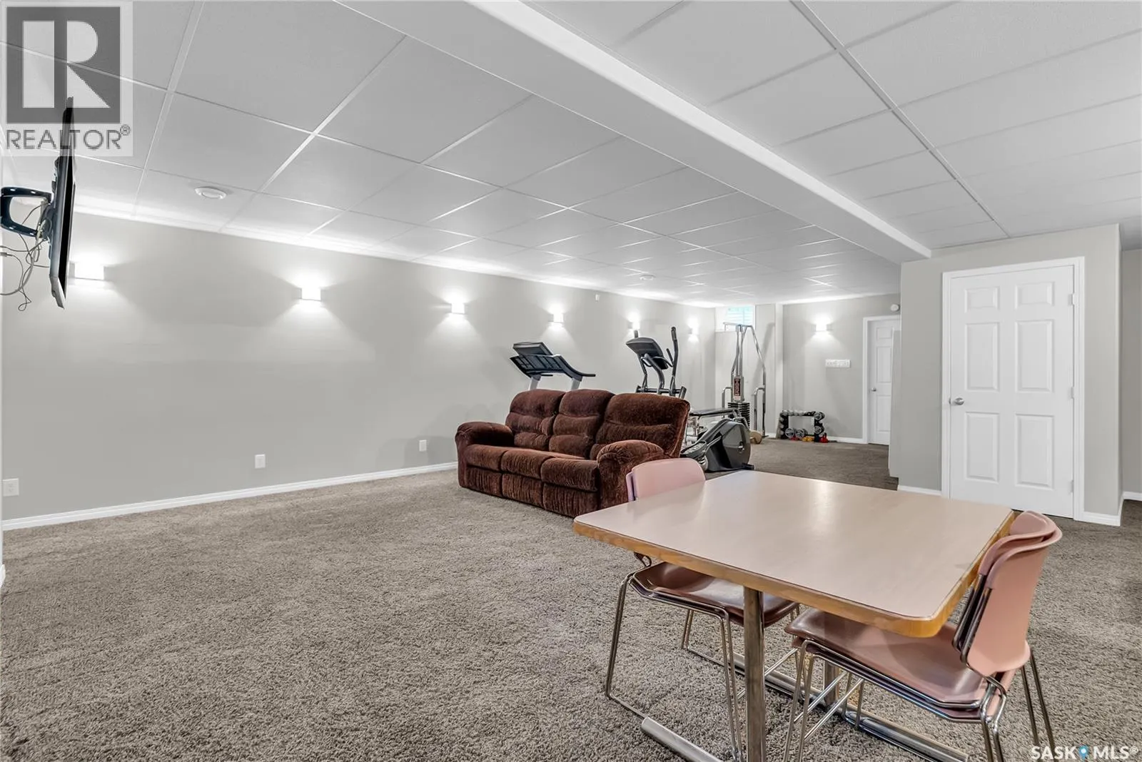 318 Mendel COVE