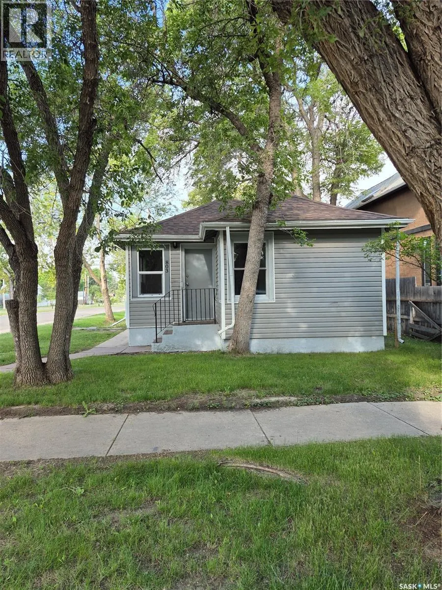 803 I AVENUE N