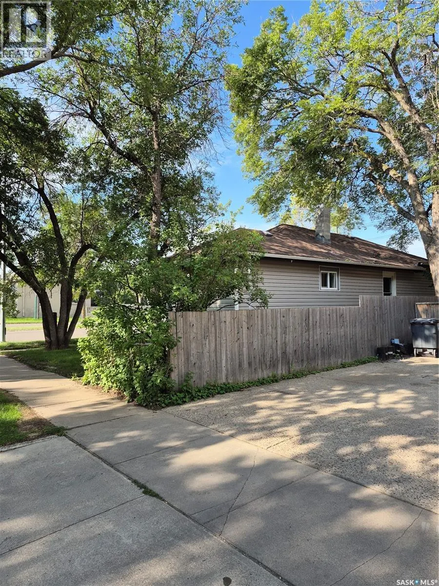 803 I AVENUE N