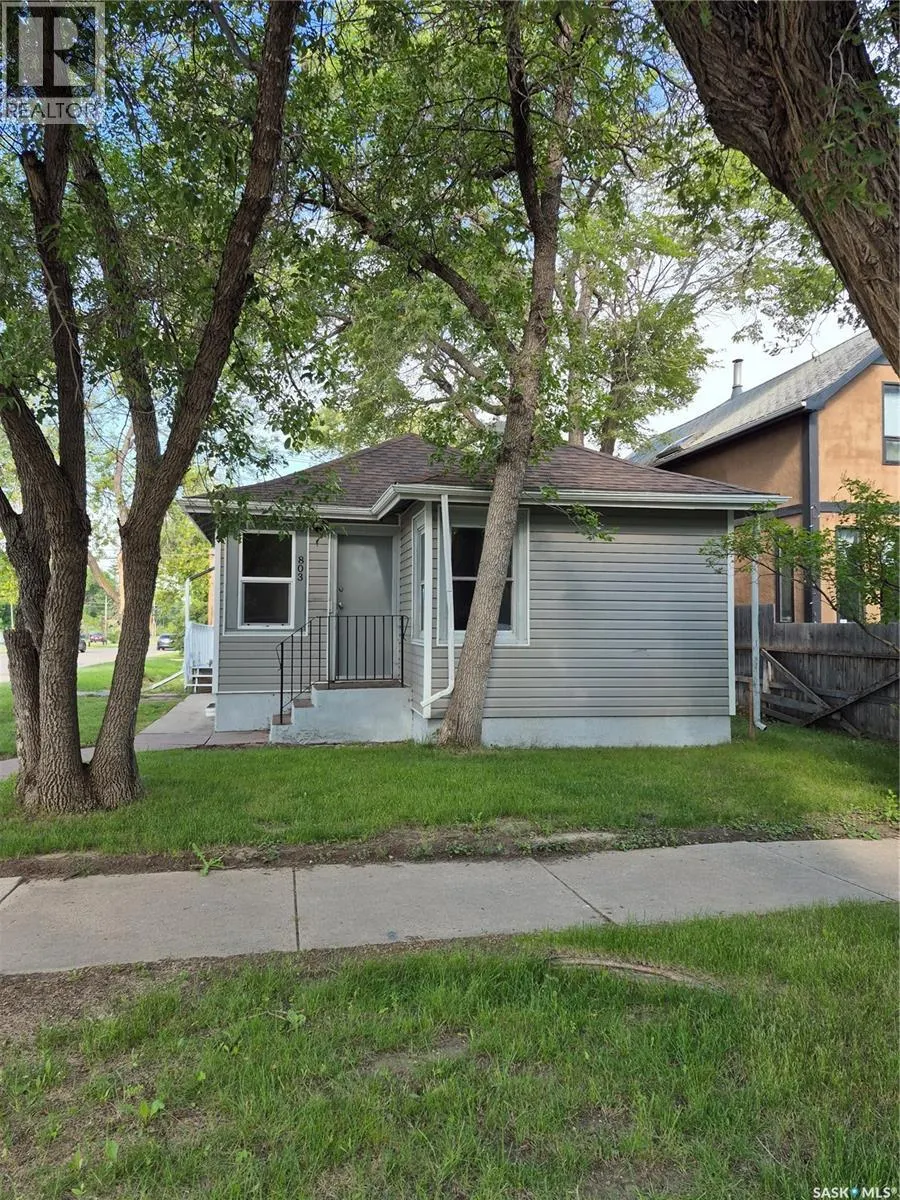 803 I AVENUE N