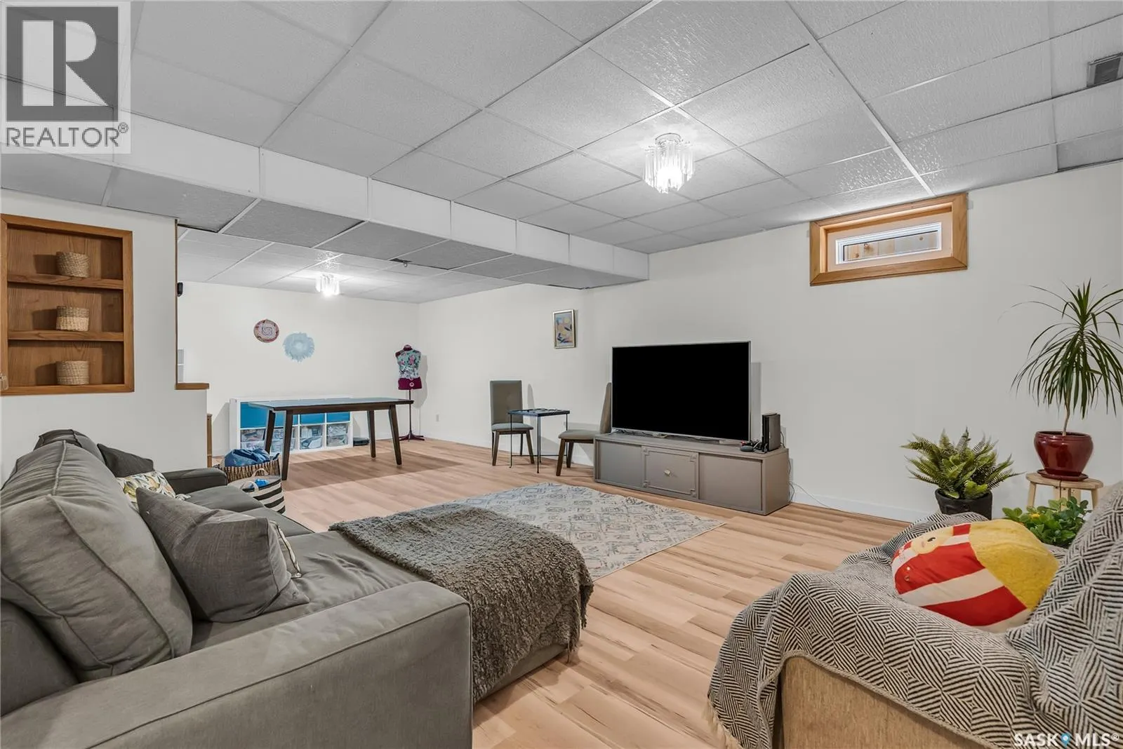 502 Brightsand CRESCENT