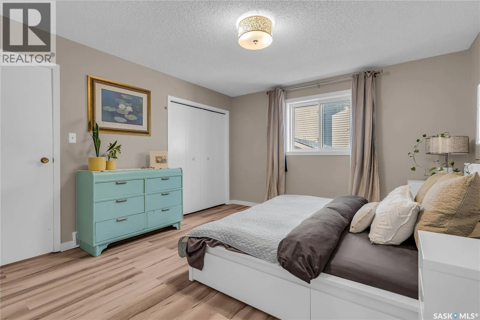 502 Brightsand CRESCENT
