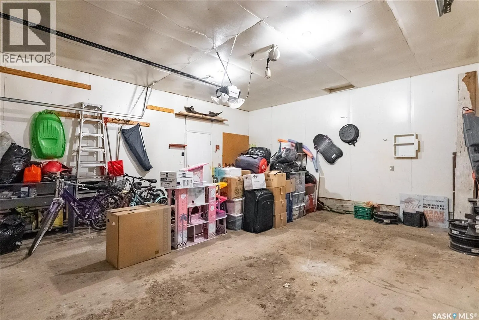 502 Brightsand CRESCENT