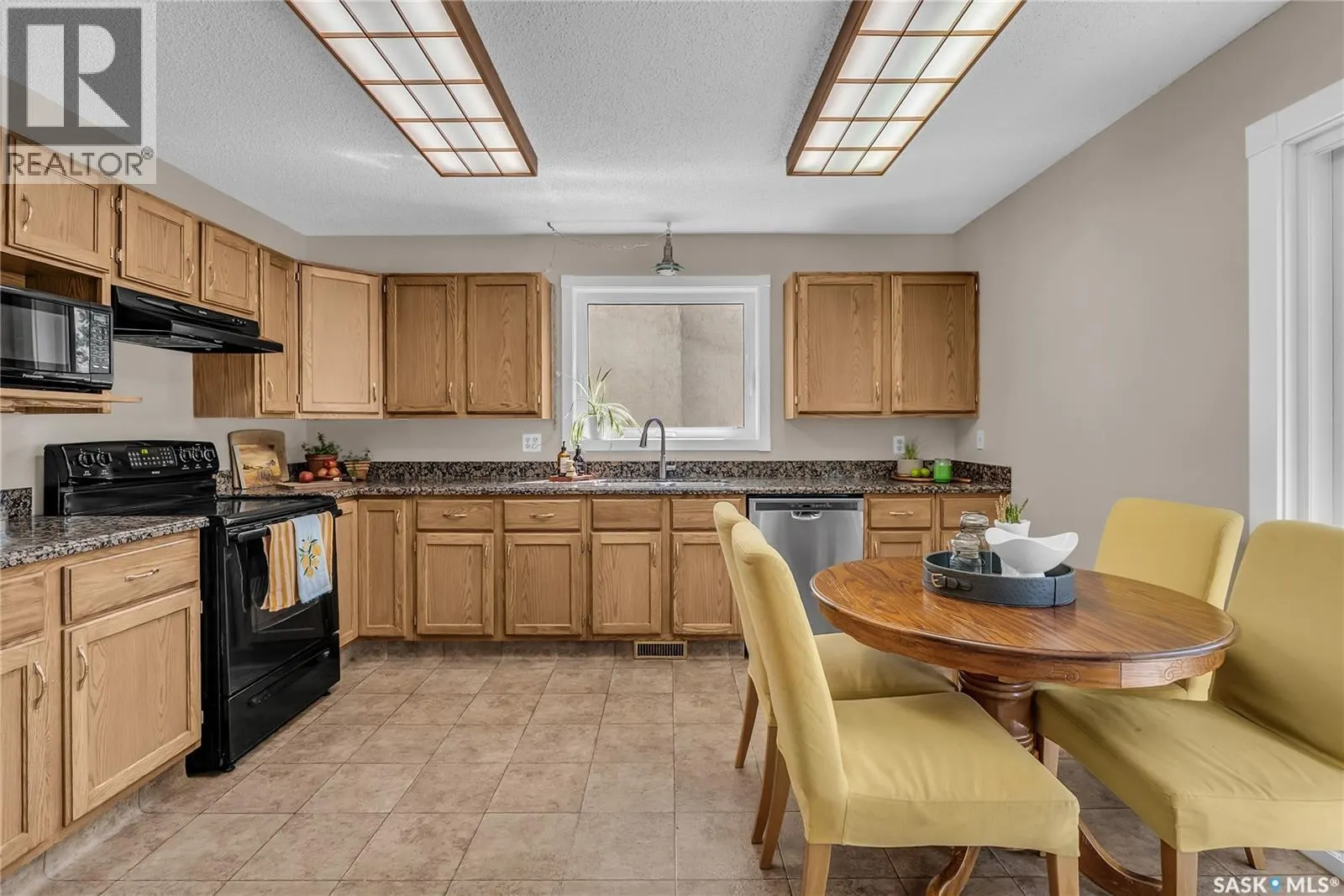 502 Brightsand CRESCENT