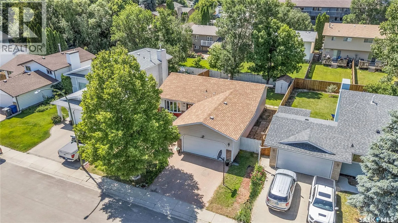 502 Brightsand CRESCENT