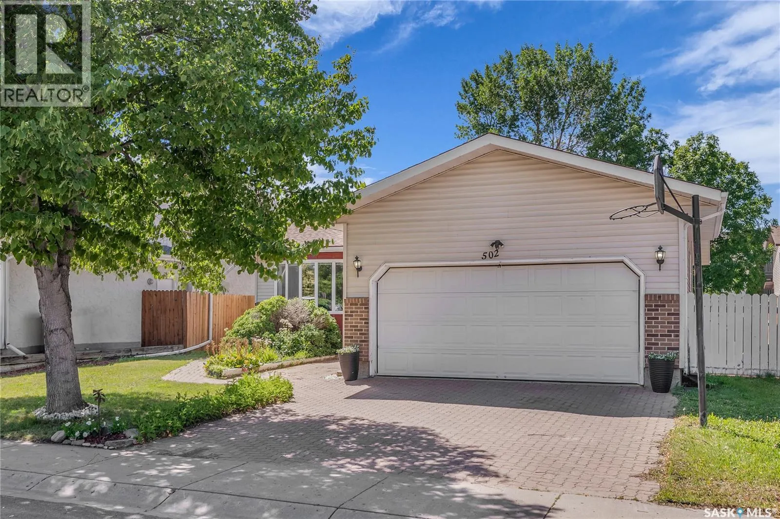 502 Brightsand CRESCENT