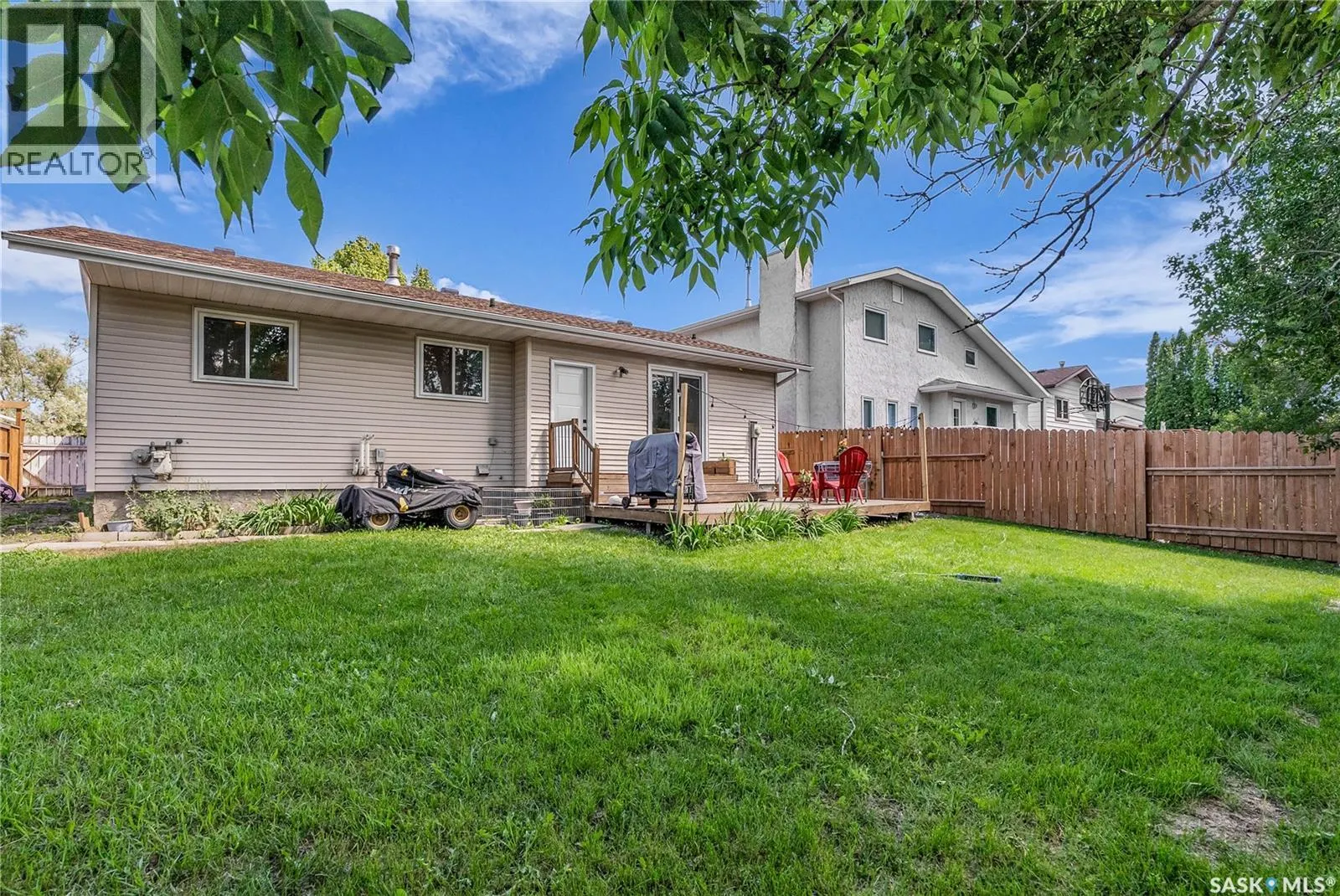 502 Brightsand CRESCENT