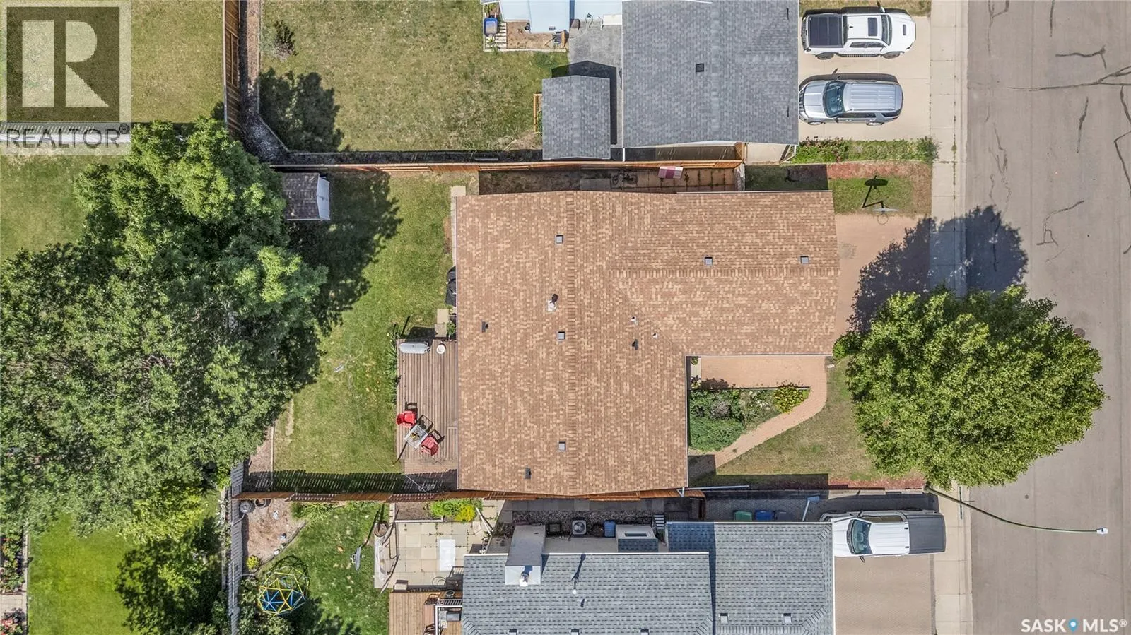 502 Brightsand CRESCENT