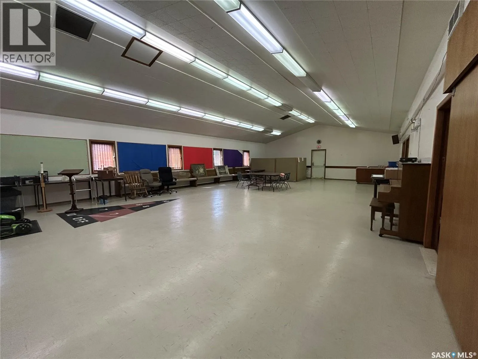 27 Hochelaga STREET W