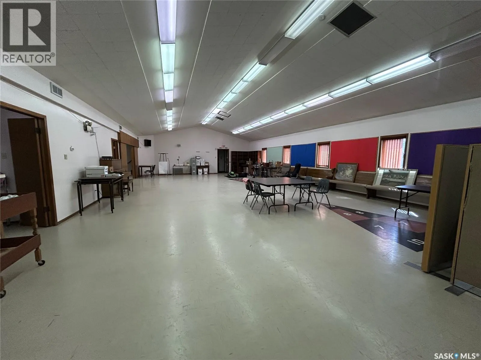 27 Hochelaga STREET W