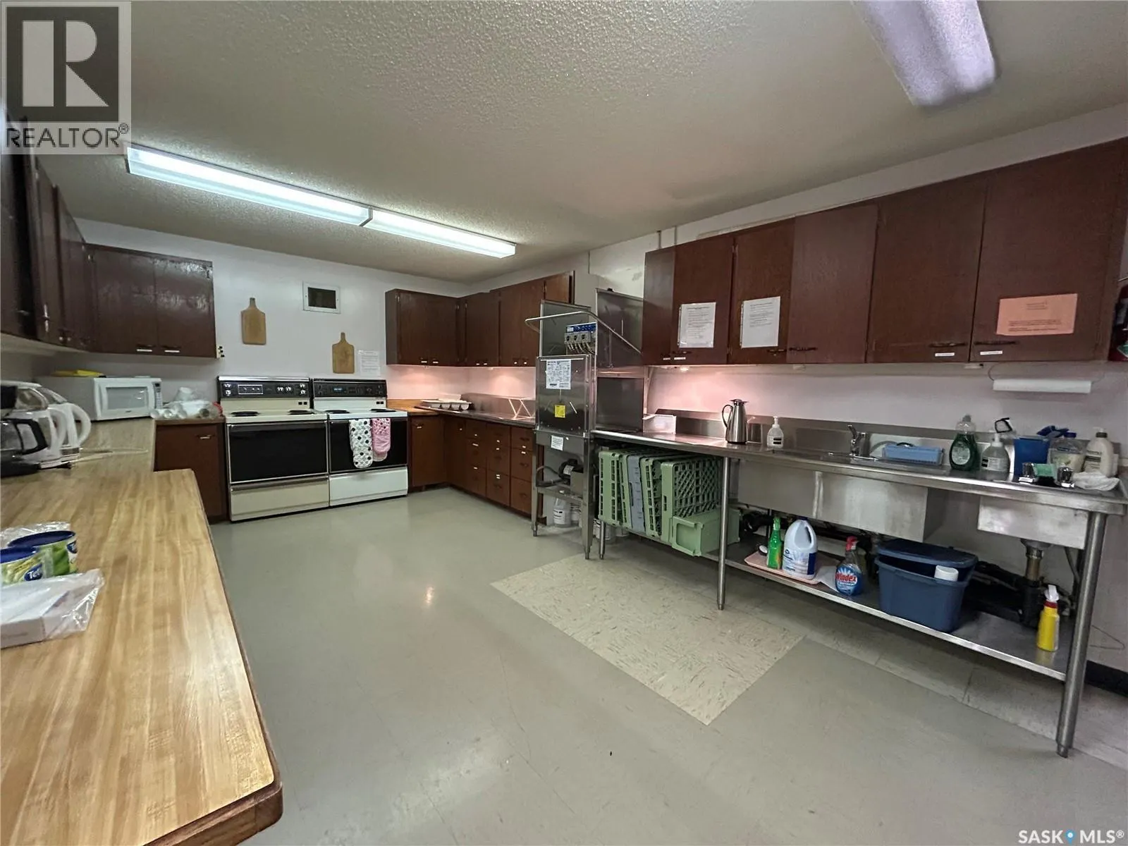 27 Hochelaga STREET W