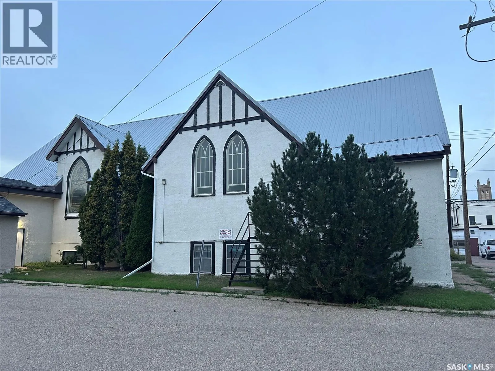 27 Hochelaga STREET W