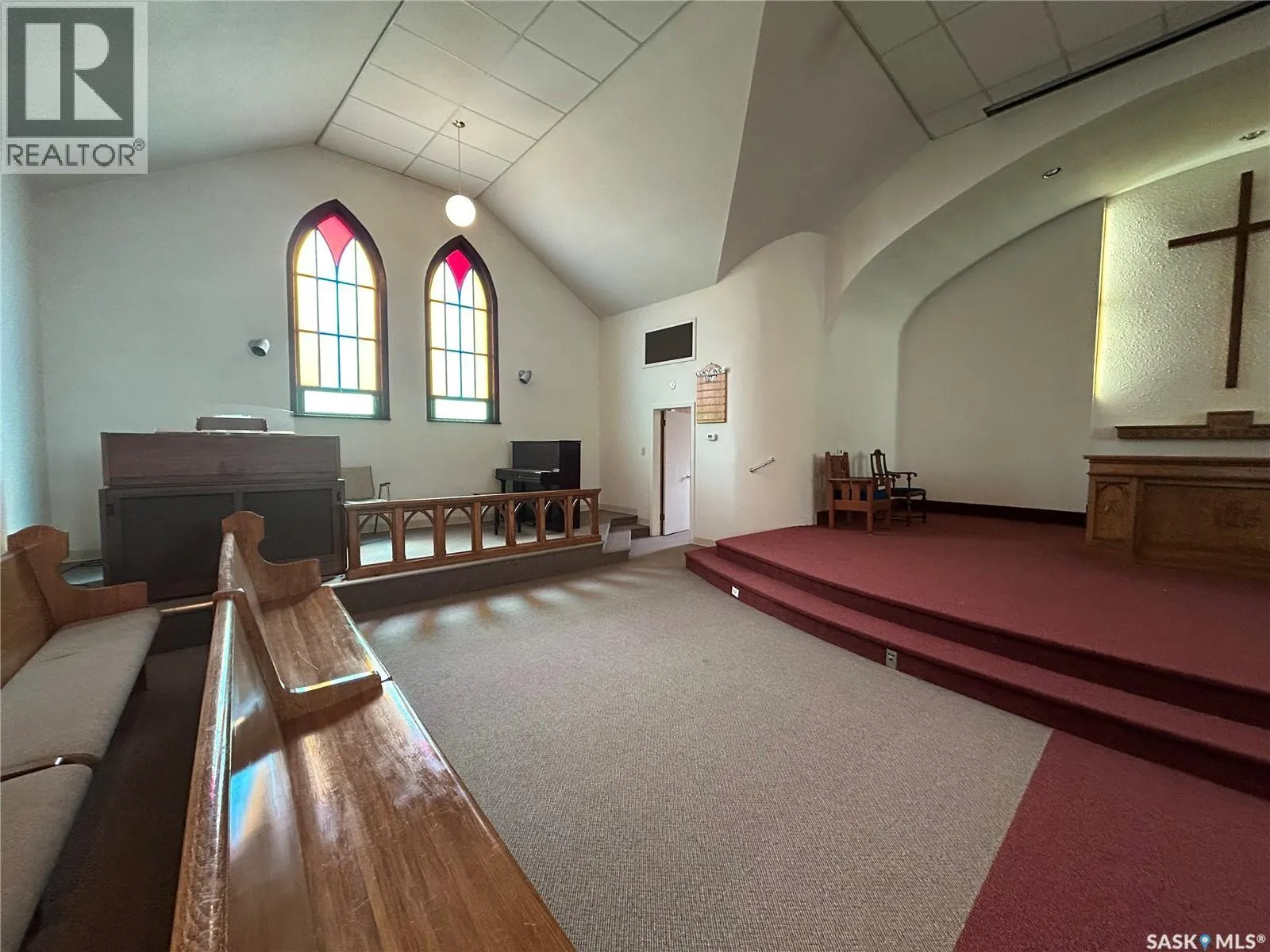 27 Hochelaga STREET W